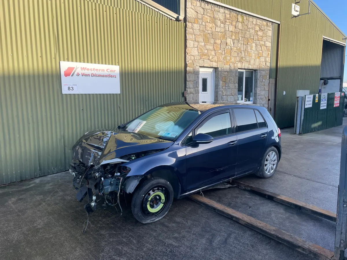 2015 Volkswagen Golf 1.6 tdi for dismantling