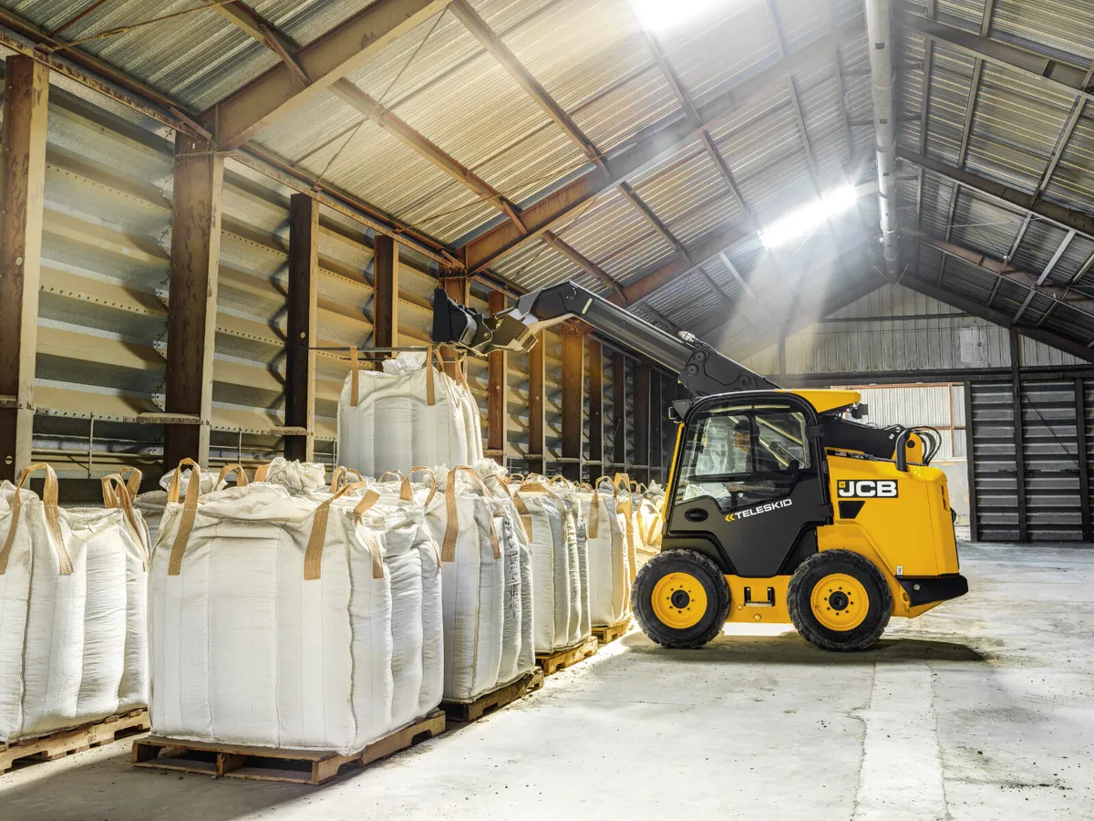 JCB TELESKID 3TS-8W / SKID STEER LOADER 3.8m - Image 1