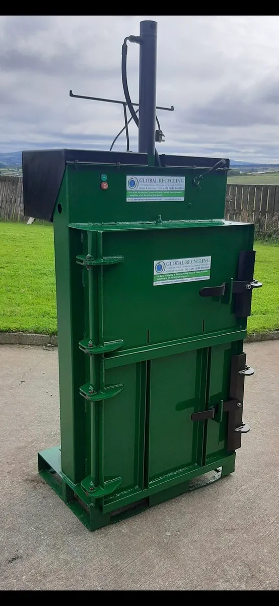 Cardboard plastic baler compactor - Image 1