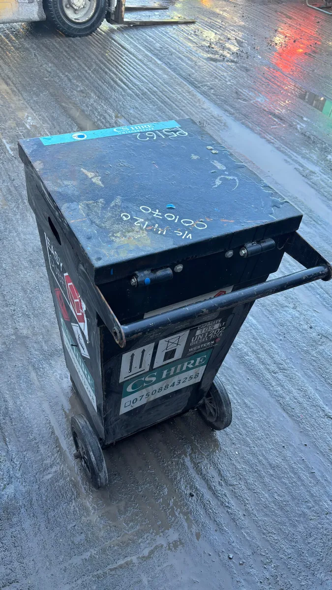 105L Western Fuel Caddy - Image 4