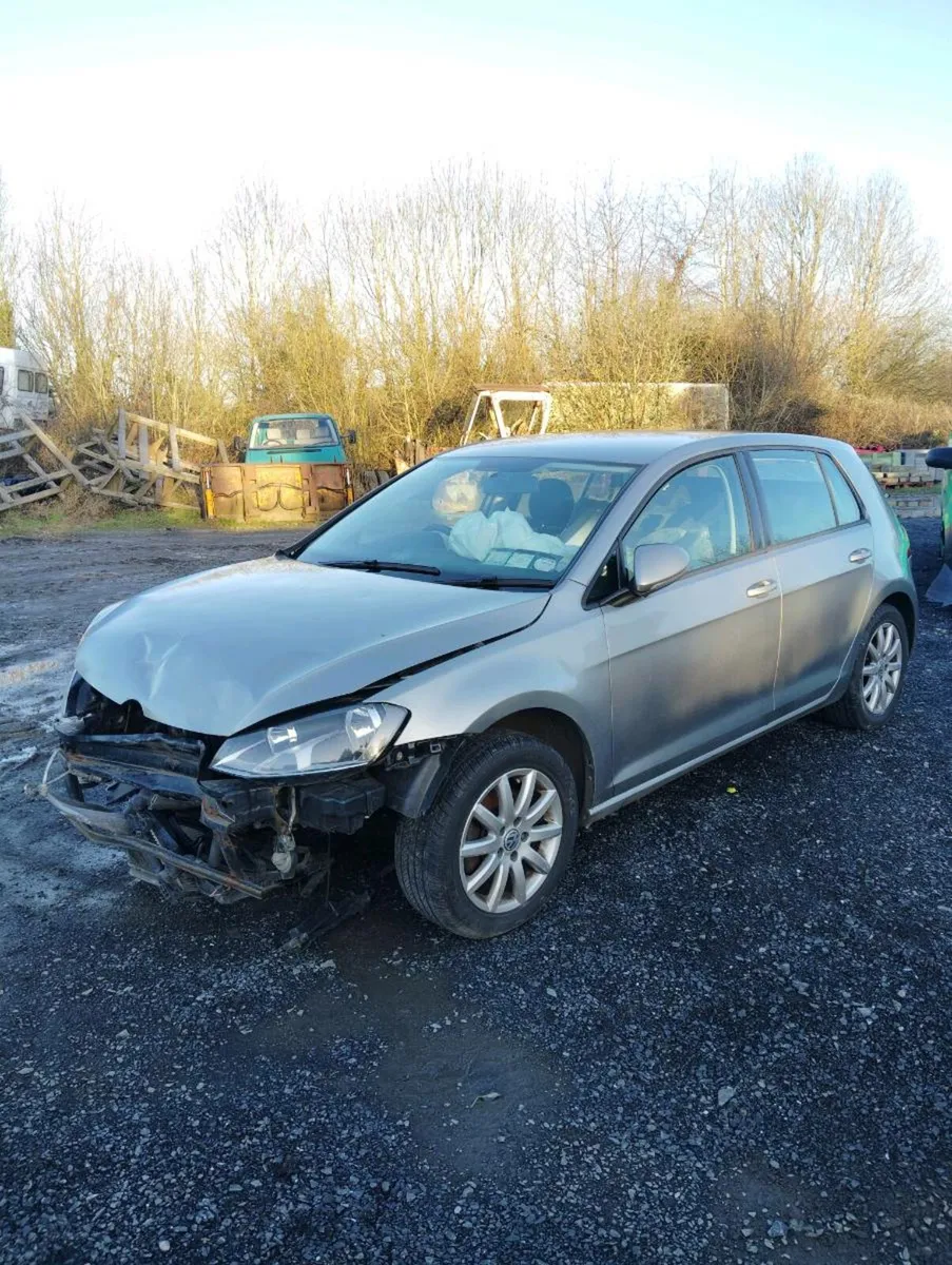 Breaking VW golf 1.6 TDI clha 2013 - Image 1