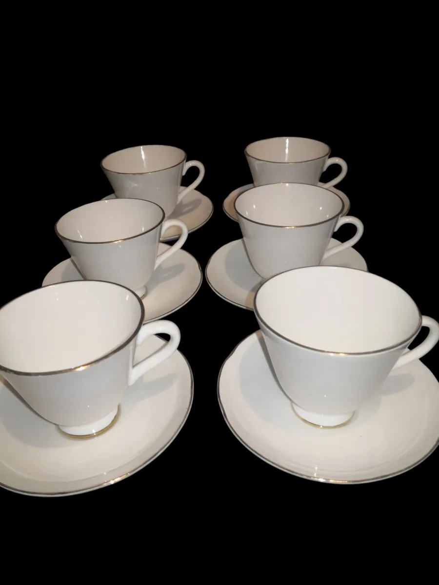 Royal Stuart white and gold set - Image 1