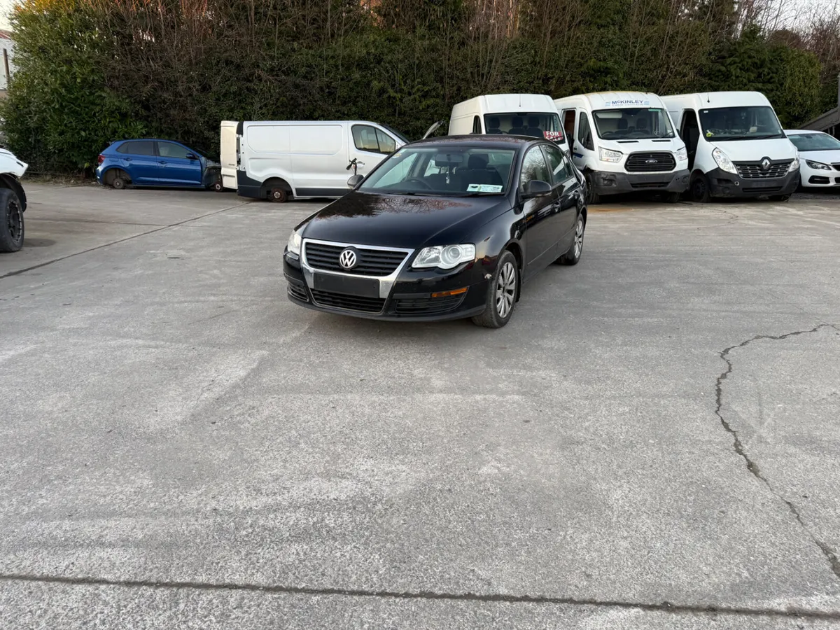 2010 VW Passat 1.6 TDI 5sp  blue motion - Image 2