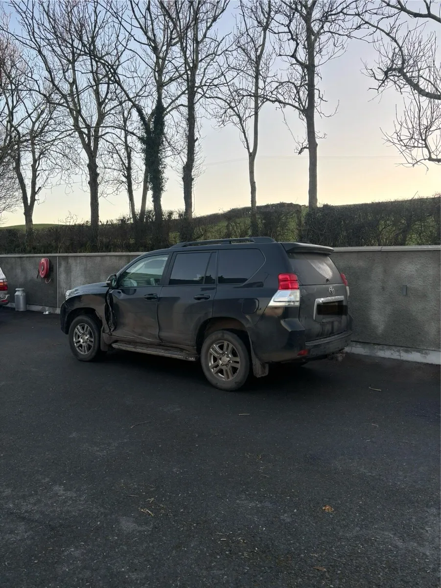 For breaking Toyota landcruiser 7 seater - Image 3