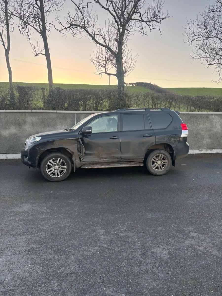 For breaking Toyota landcruiser 7 seater - Image 2