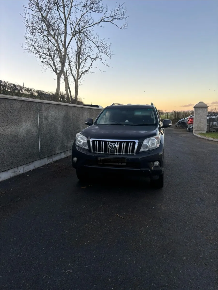 For breaking Toyota landcruiser 7 seater - Image 4