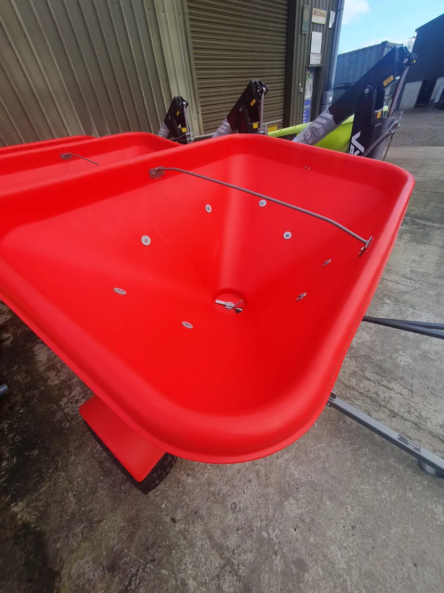 Walco Quad Fertiliser Spreader - Image 2