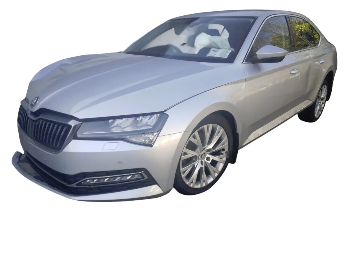2023 SKODA SUPERB For Breaking/Dismantling - Image 4