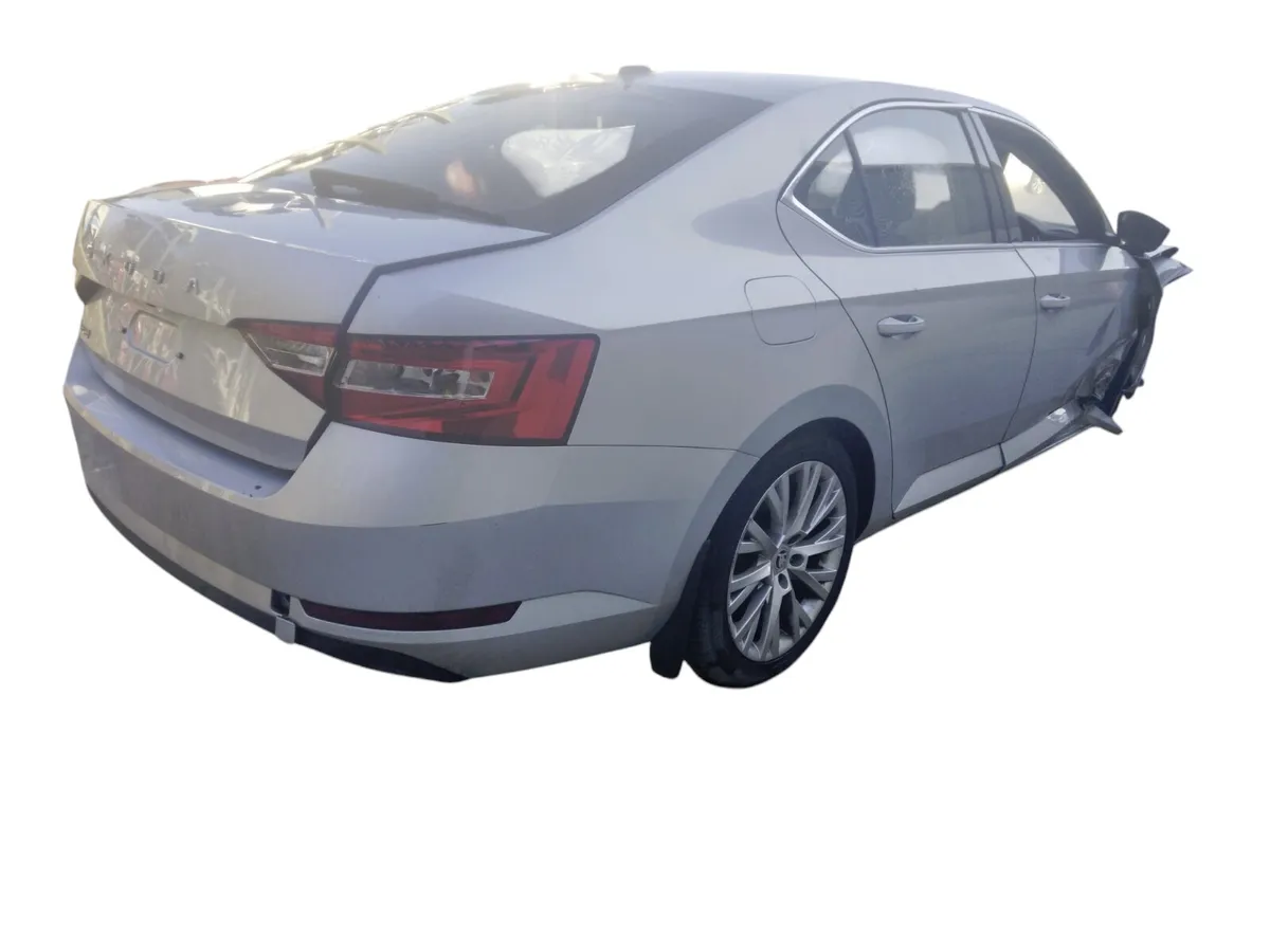 2023 SKODA SUPERB For Breaking/Dismantling - Image 1