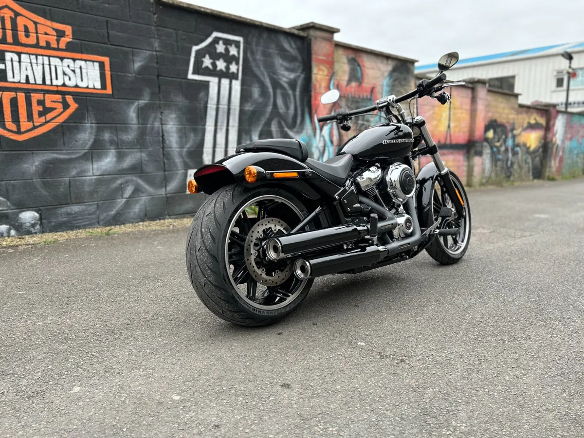 2018 HARLEY-DAVIDSON Breakout 114 - Image 3
