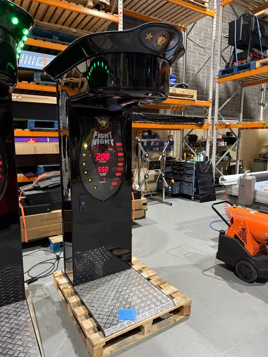 Arcade boxing machine - Image 1