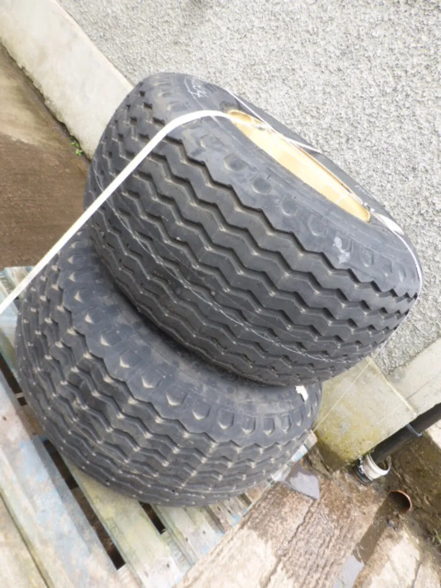 BKT Floatation Wheels 6 Stud 400/60 -15.5 - Image 1