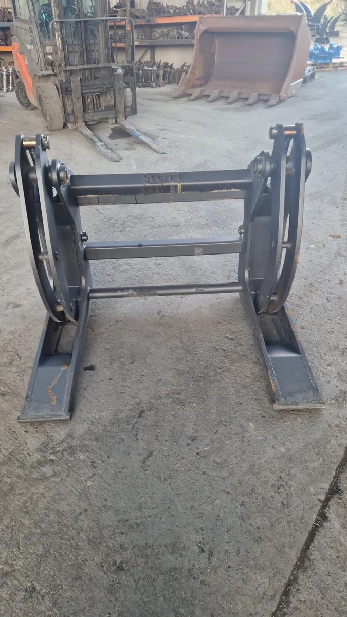 Log grab to suit Merlo telehandler - Image 3