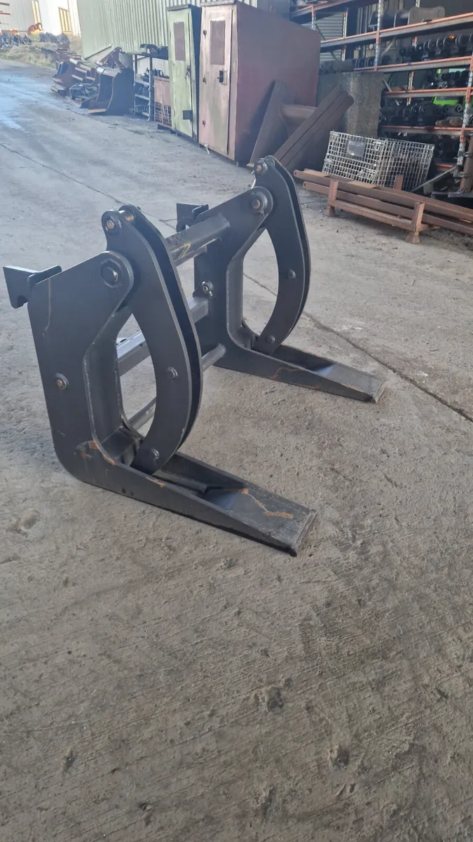 Log grab to suit Merlo telehandler - Image 4