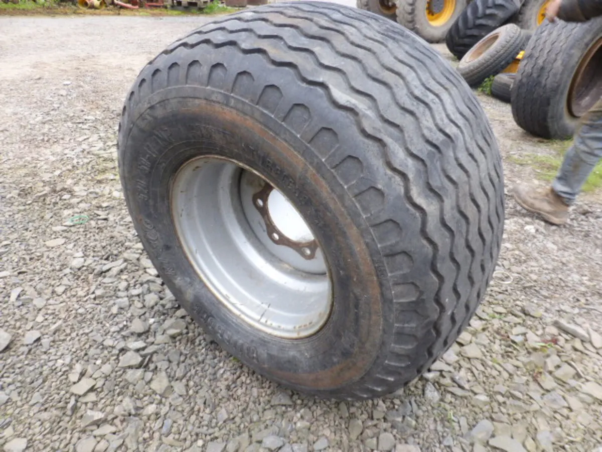 Trelleborg Floatation Tyre 520/50 -17 Wheel 6 Stud - Image 1