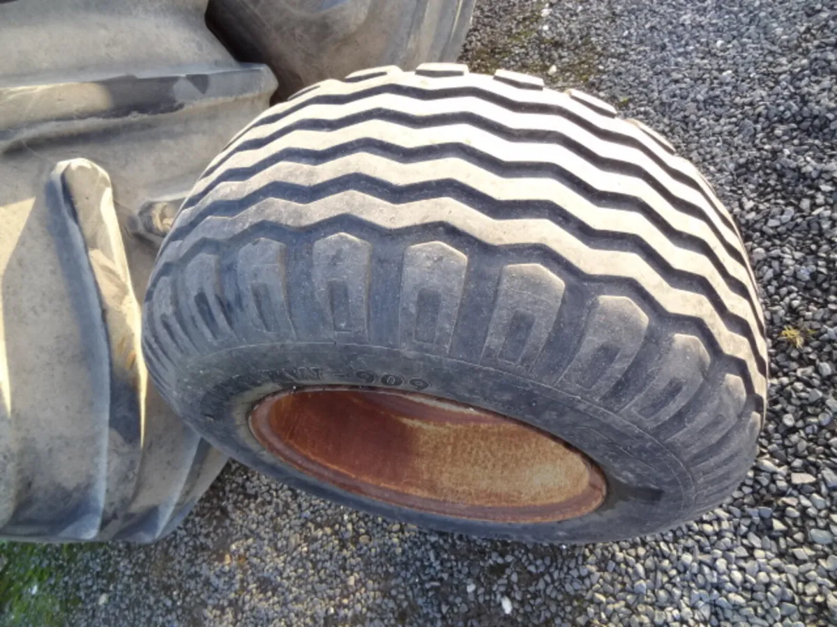 BKT Floatation Tyre 15.0/55 -17 Wheel - Image 3