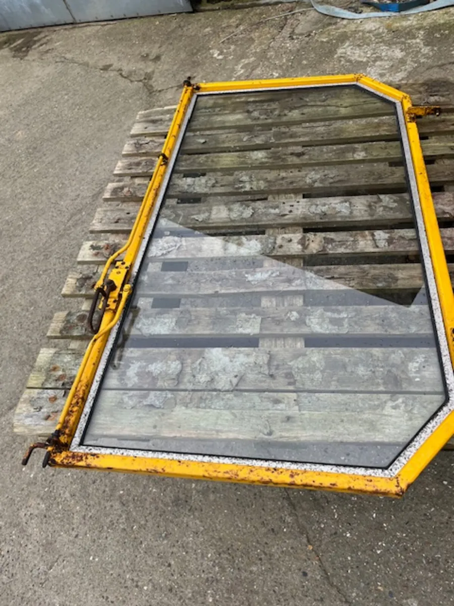 Back Window to suit MF 50B - Image 1