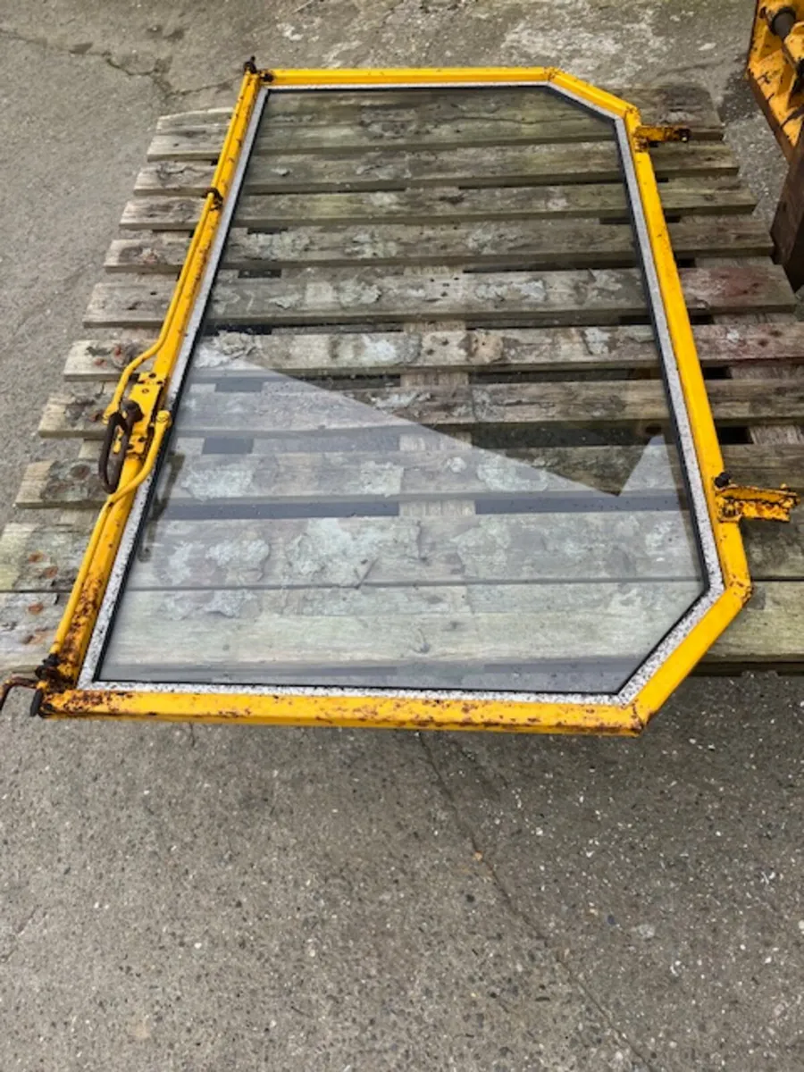 Back Window to suit MF 50B - Image 2