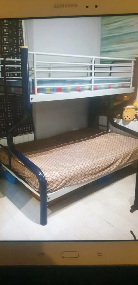 Triple bunk bed - Image 1