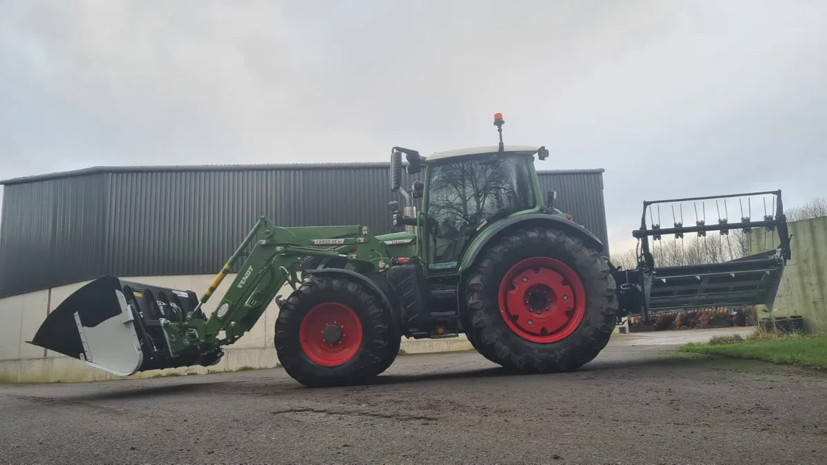 Silage Bale Unroller and Straw Spreader - Image 4