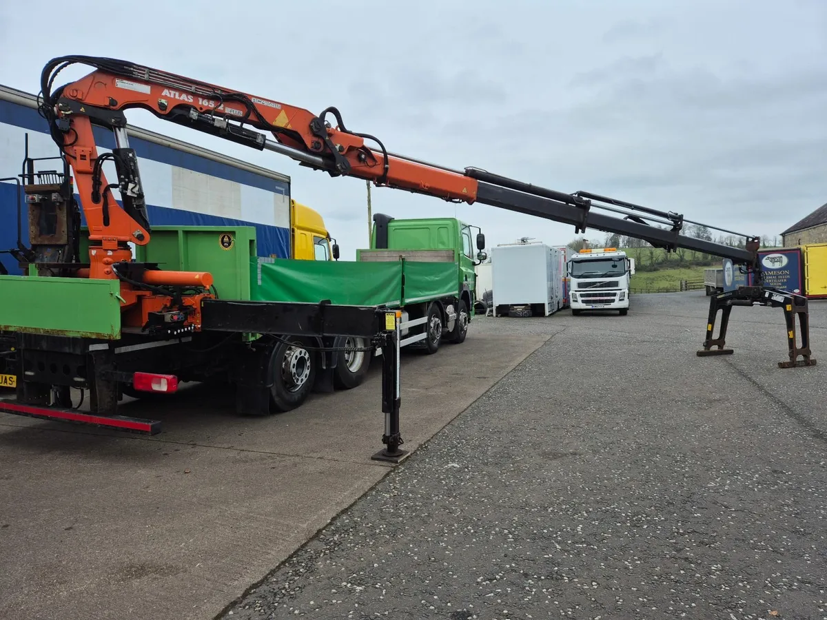 2013 Daf CF85 360 8x2 with 16ton 3ext Atlas crane - Image 4