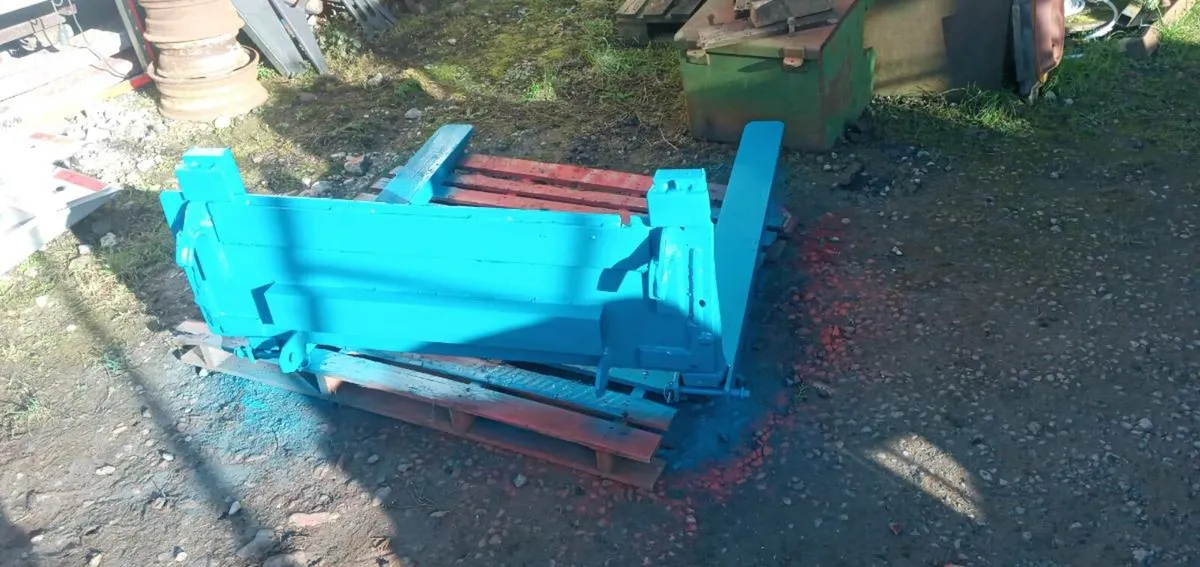 Shear grab for sale and Pallet forks for sale. - Image 2