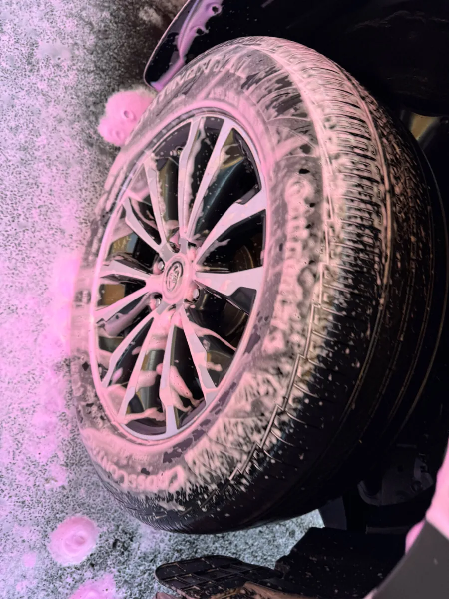 Ultimate pink snow foam delivered - Image 1