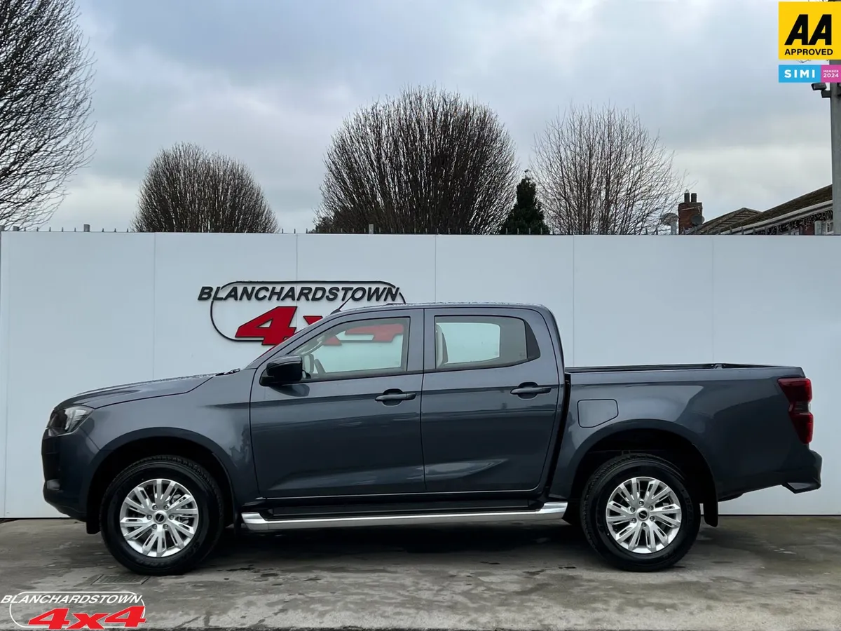 261 ISUZU DMAX DOUBLE CAB AUTOMATIC VATQ 2025 - Image 4