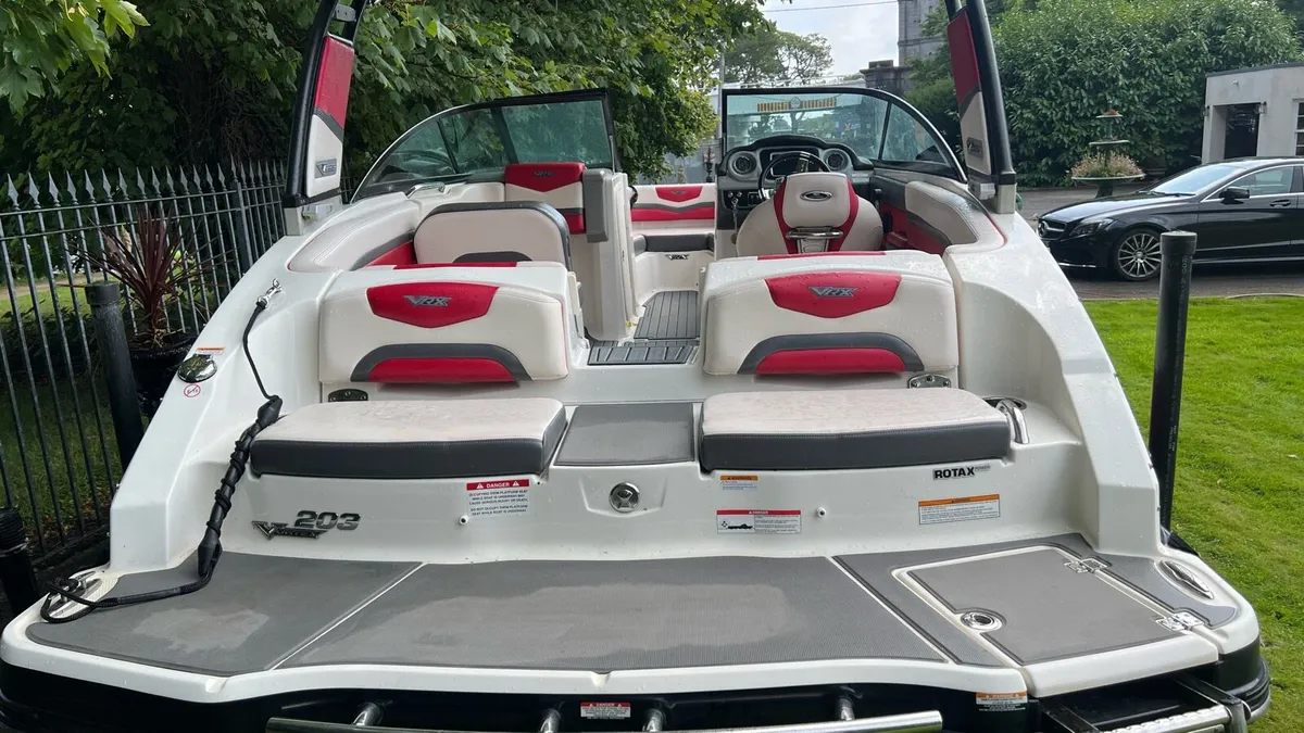 Chaparral vortex 203 twin jet only 80 hours quick - Image 3