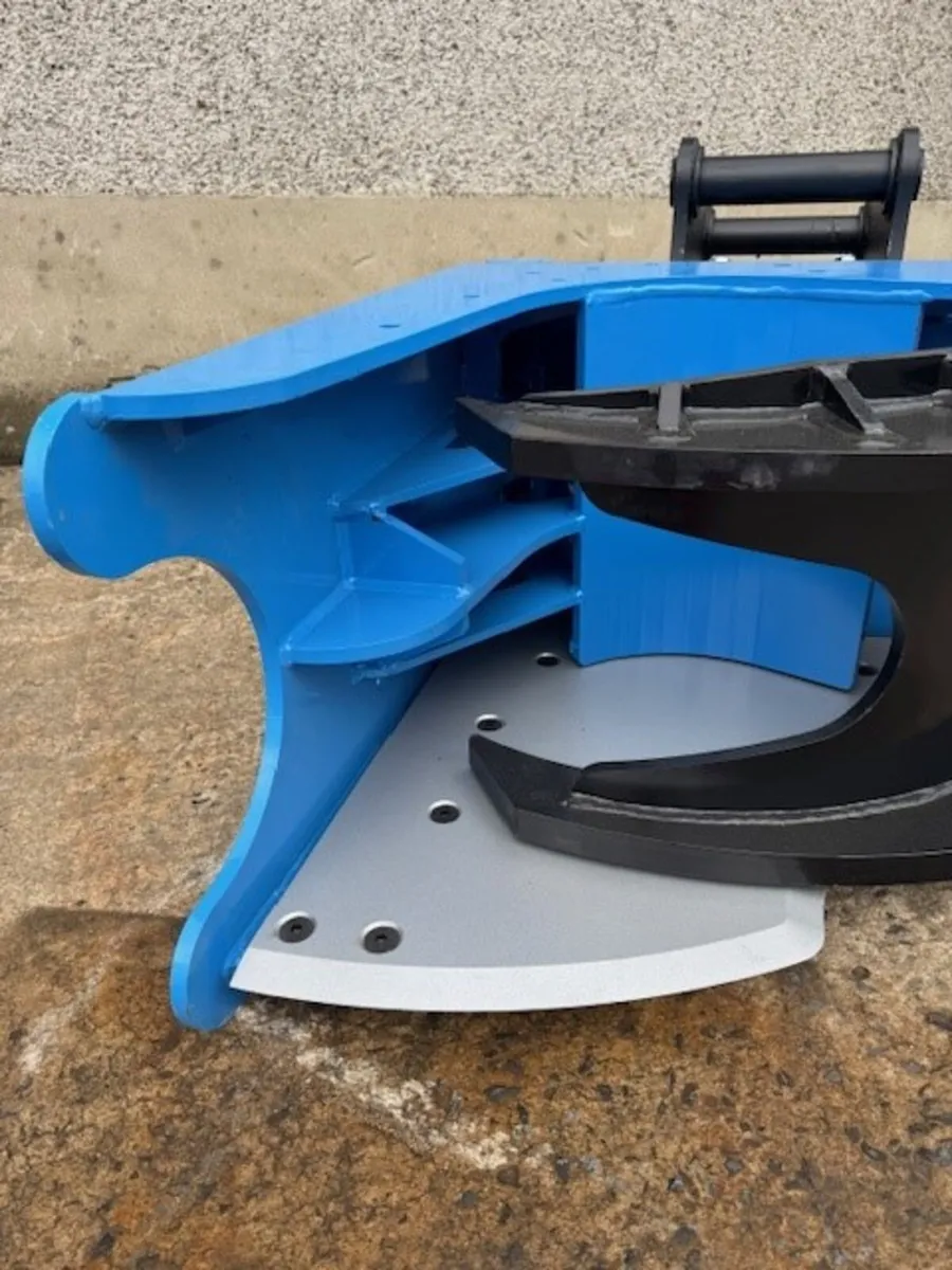 13 ton tree shears in stock ready to go - Image 1