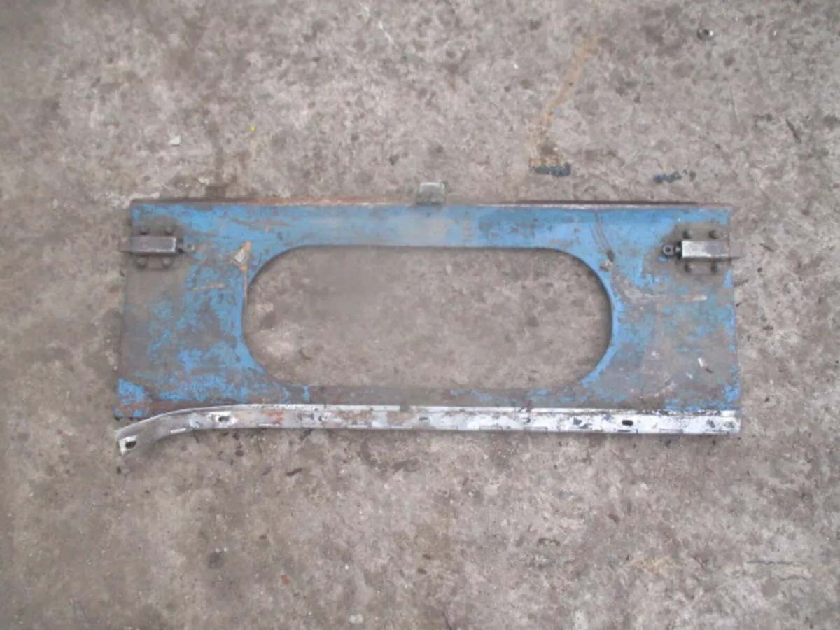 Ford 4000 5000 7000 Lower Rear Window Frame - Image 2