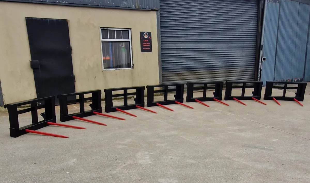 Bale spike - Image 1