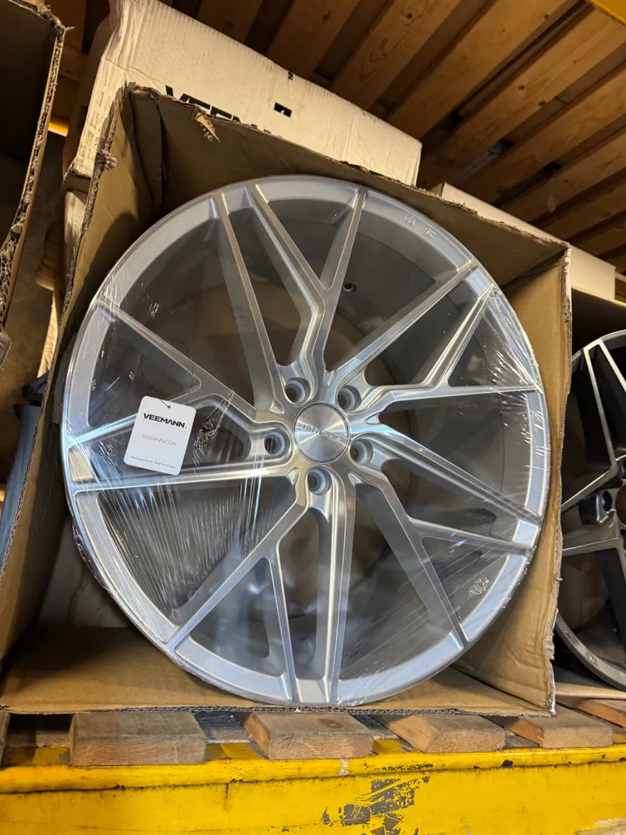 20” veemann vfs44 5x112  10” all round