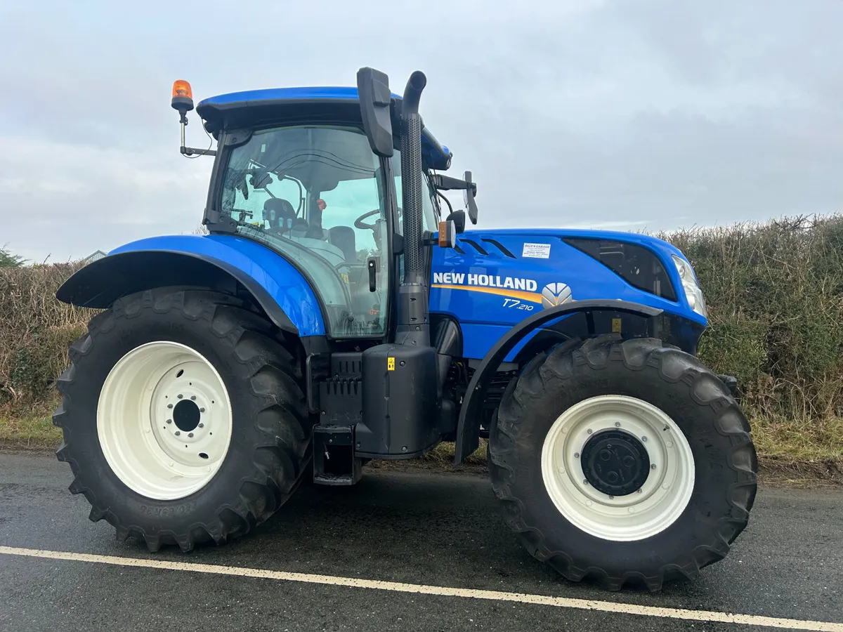 New Holland T7210 - Image 2