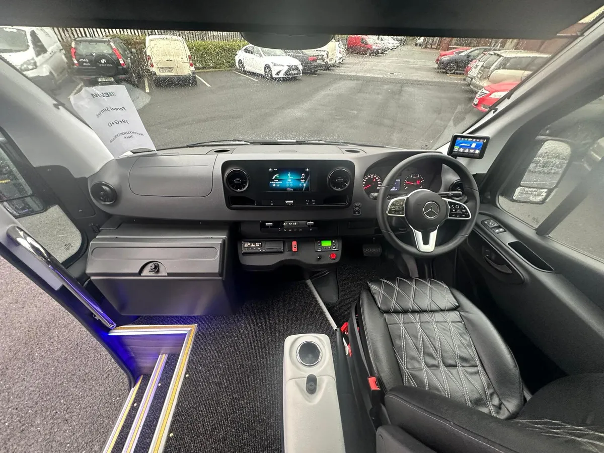 Ferqui Sunset 19 seater – In stock - Image 4