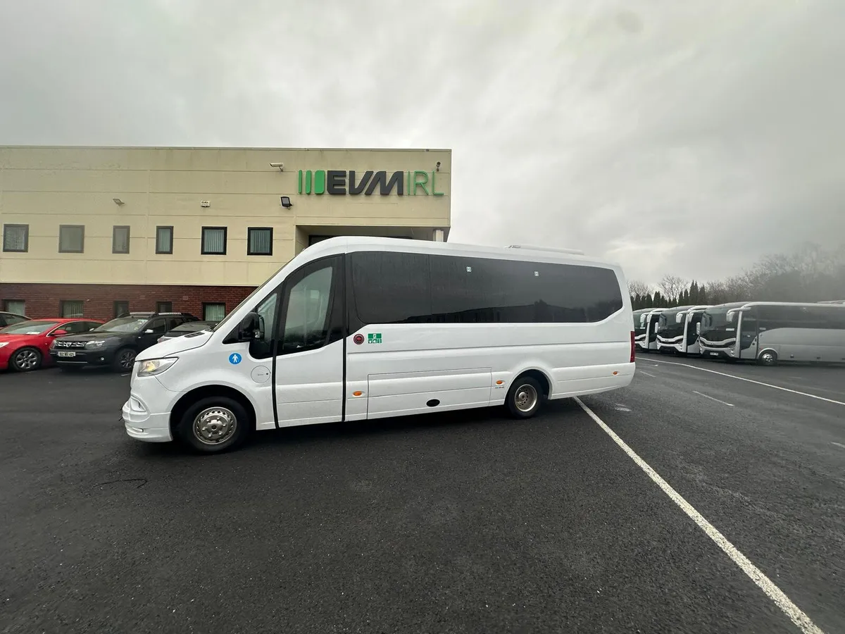 Ferqui Sunset 19 seater – In stock - Image 2