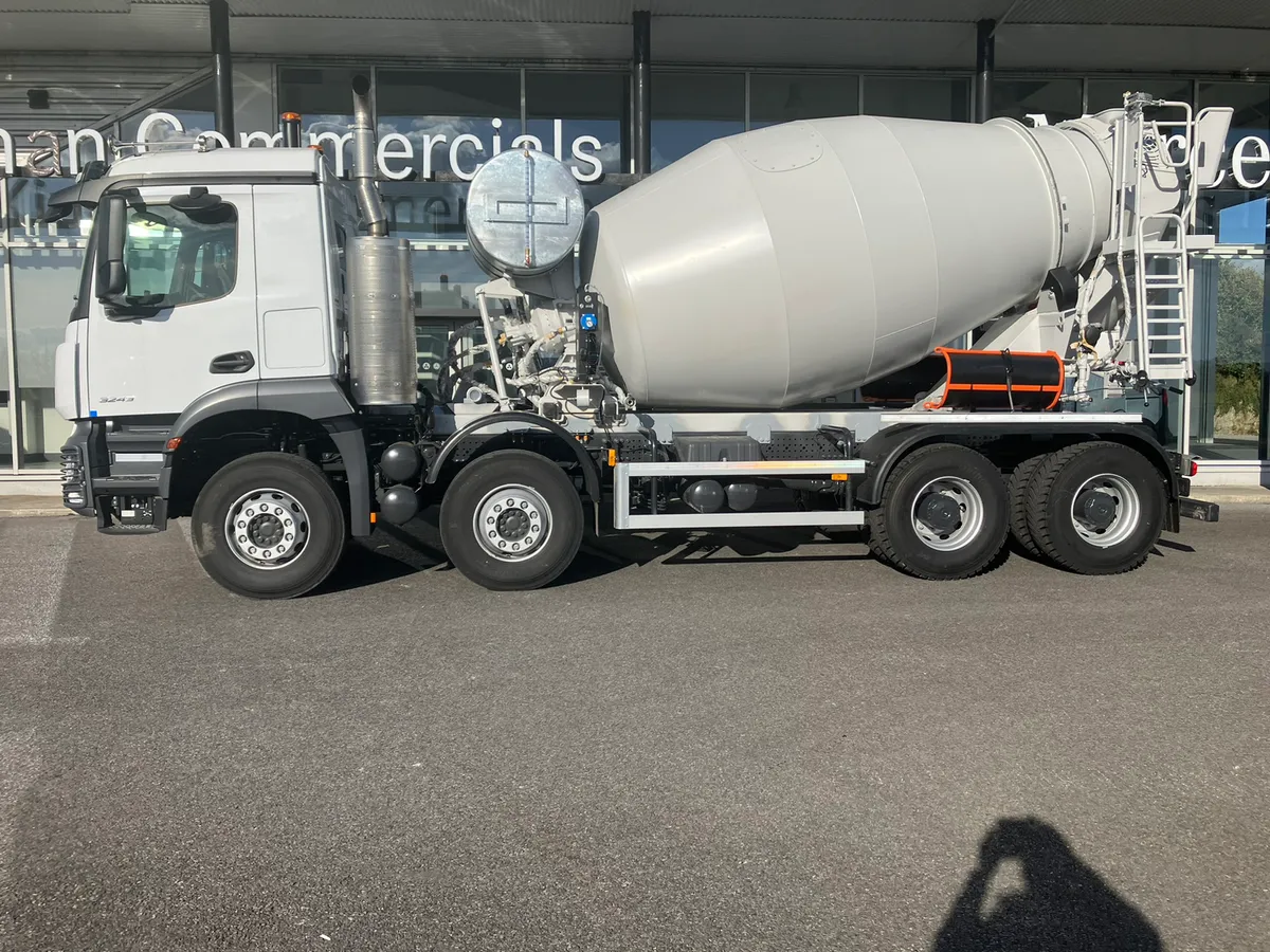 New In Stock Mercedes Benz Arocs 3243 Mixer - Image 3