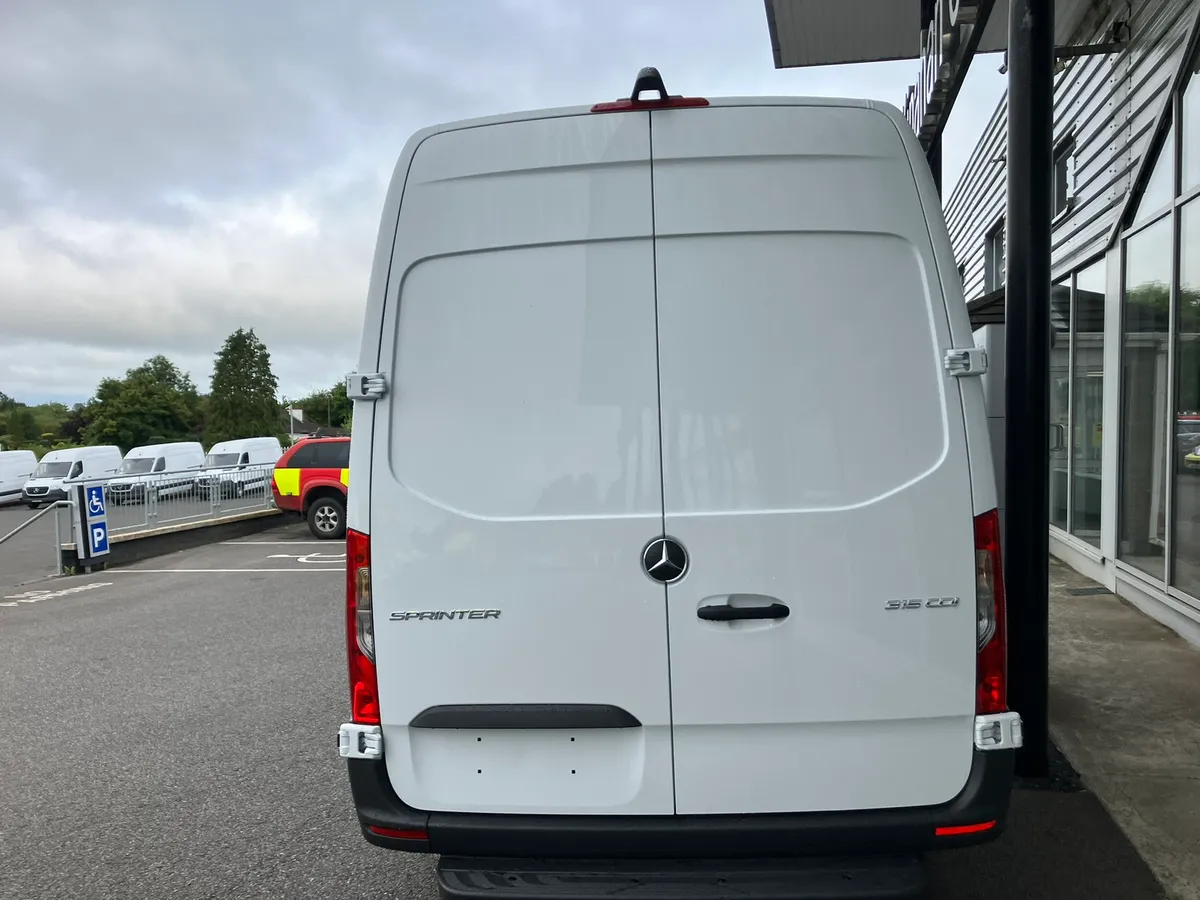 New Sprinter 315/43 LWB PRO Vans in Stock. - Image 4