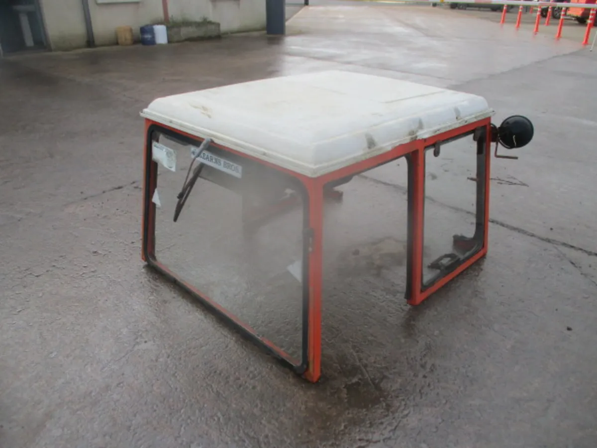 Duncan Cab - Top Half - Image 1