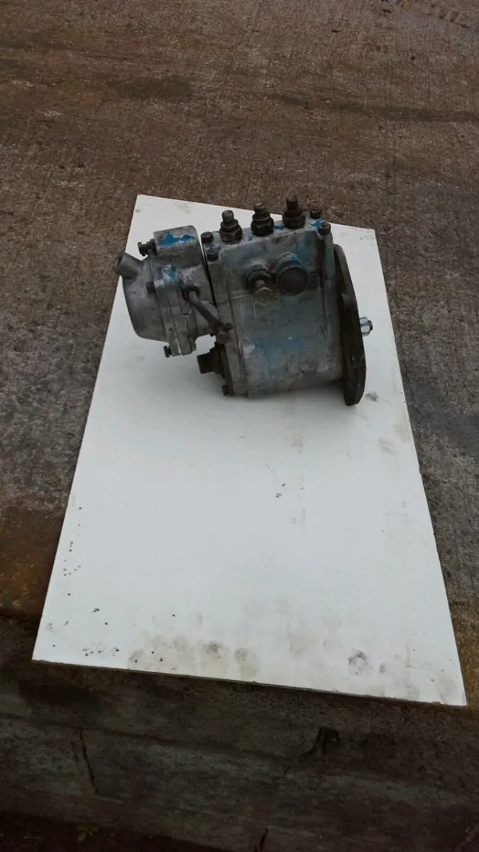 Vintage  machinery - Image 2