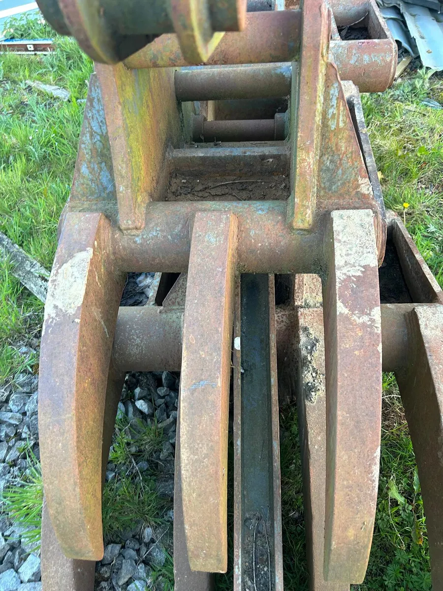 Unused Mechanical Grapple - Image 1