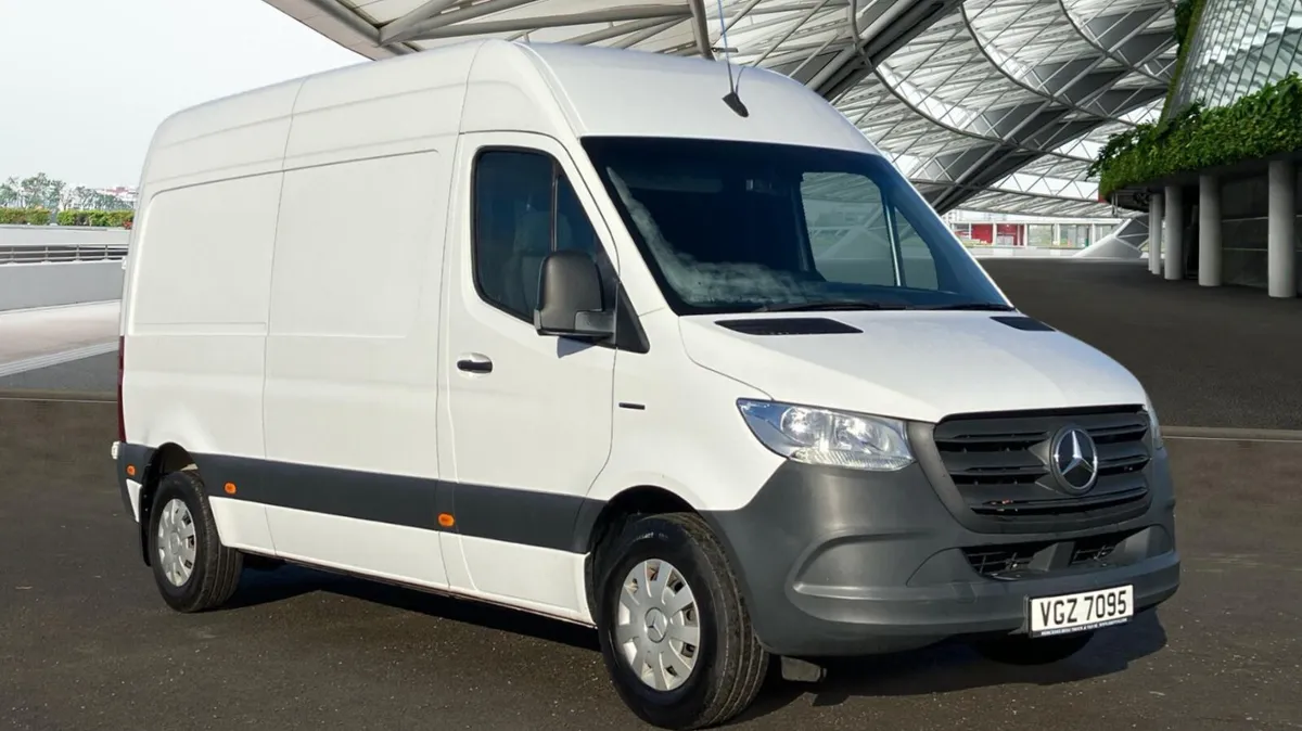 Mercedes-Benz eSprinter 55kWh Progressive Auto FWD - Image 1