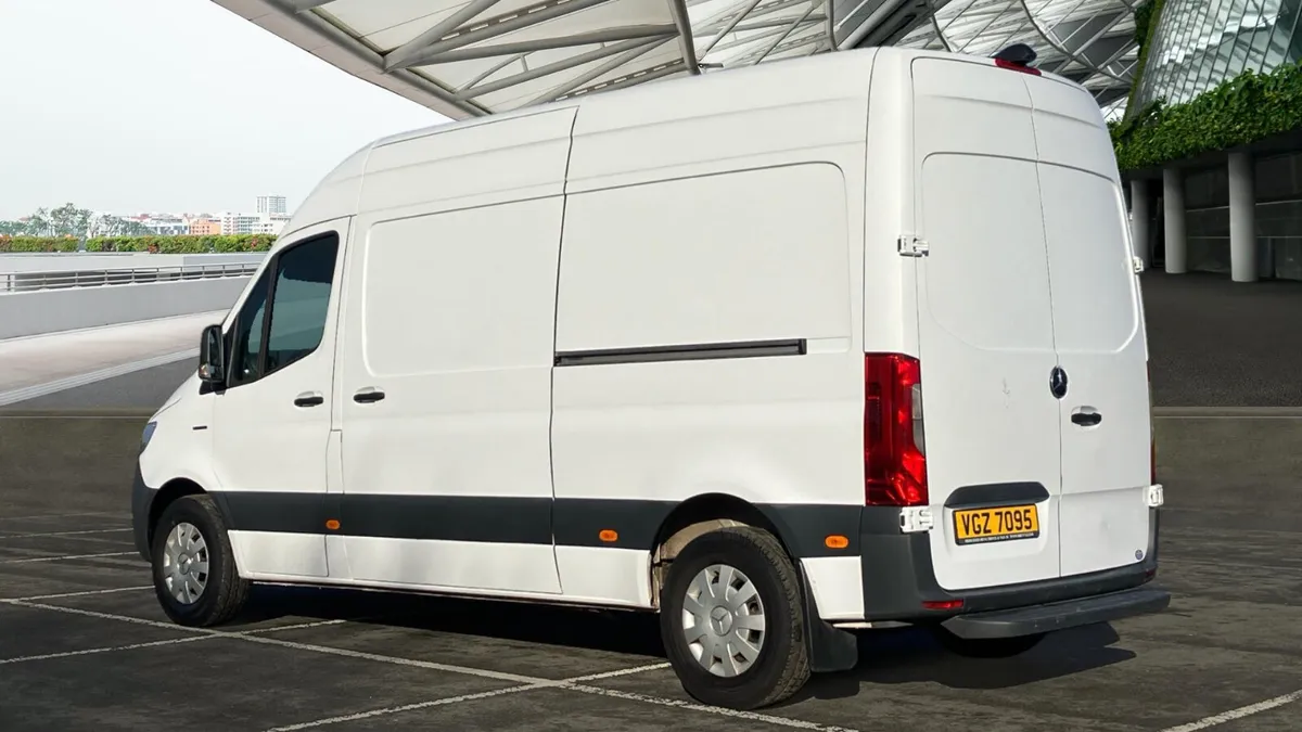 Mercedes-Benz eSprinter 55kWh Progressive Auto FWD - Image 2