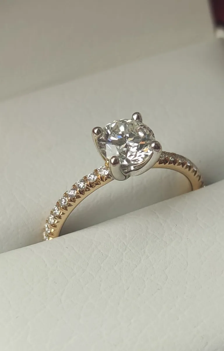 Diamond ring - Image 1