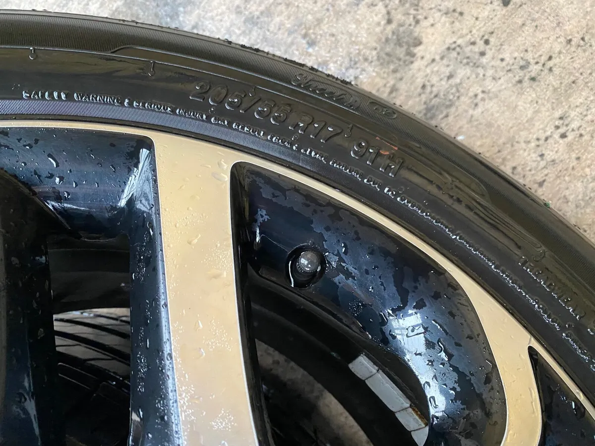 17inch Captur 4x100 Alloys With New Tyres - Image 4