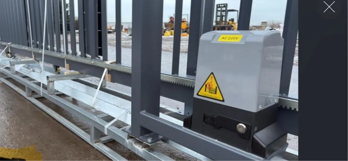 Electric gates new/ unused LAST ONE20ft 240v 550 w - Image 3