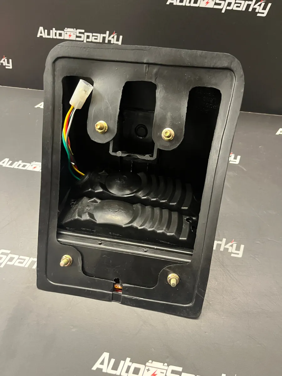 Ford New Holland 40 Series LED Tail Light - Image 4