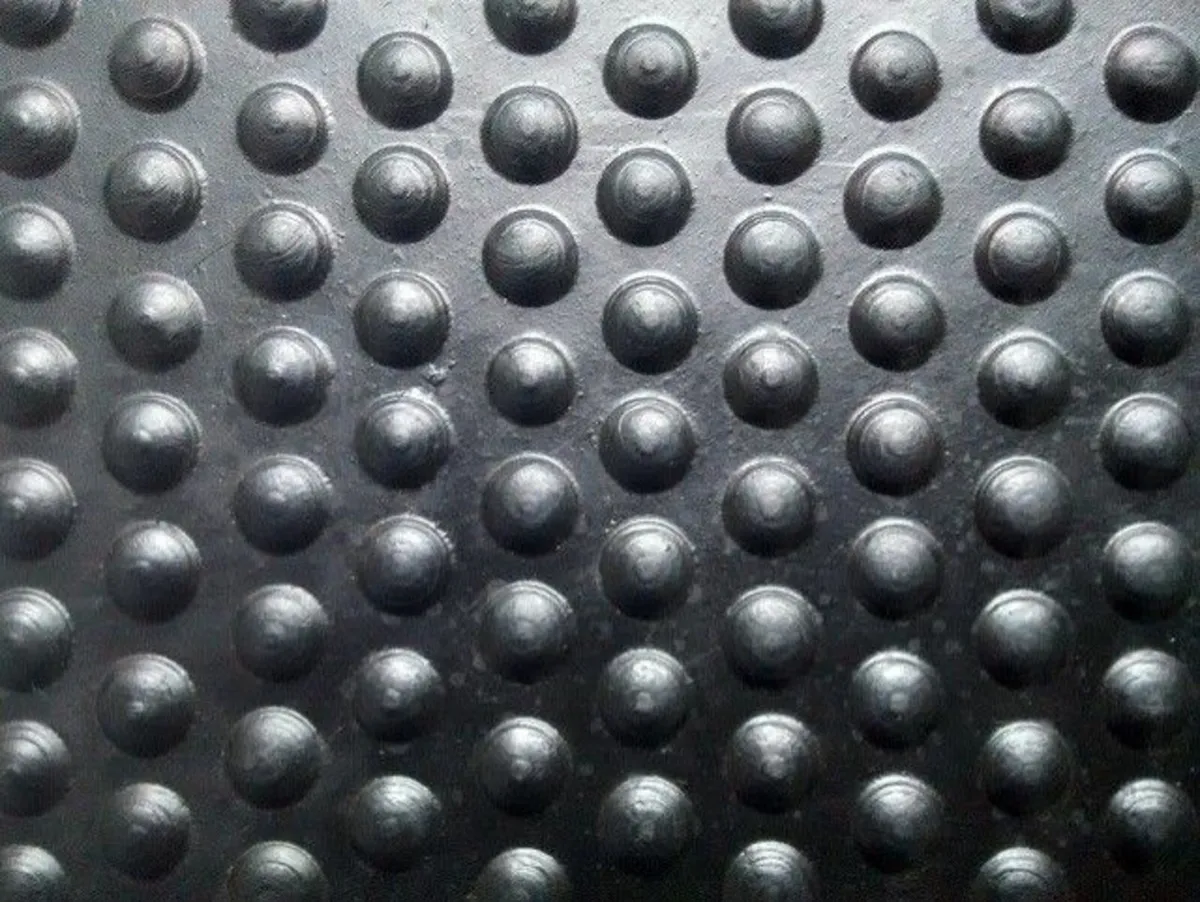 17mm x 6ft x 4ft stud dot Agri rubber mats - Image 2