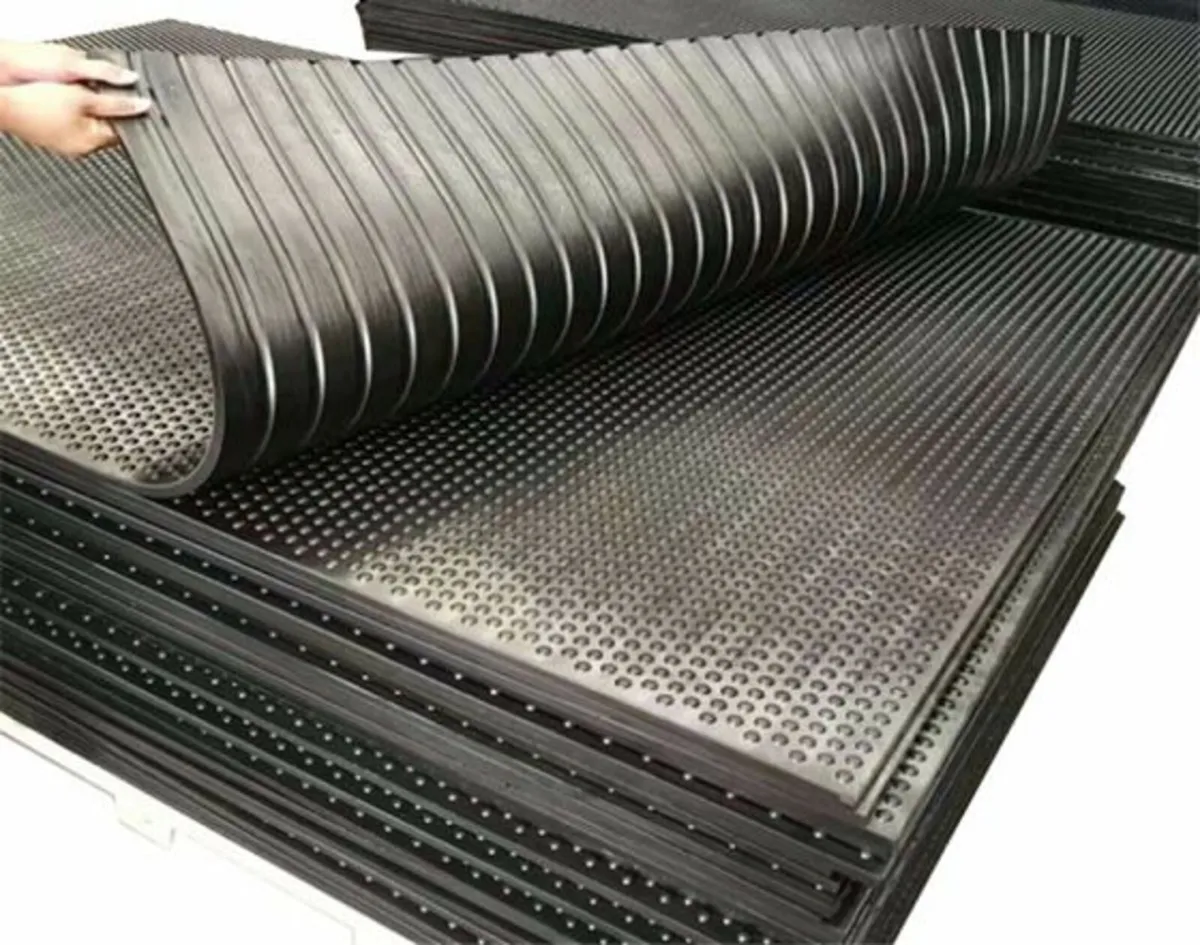 17mm x 6ft x 4ft stud dot Agri rubber mats - Image 1