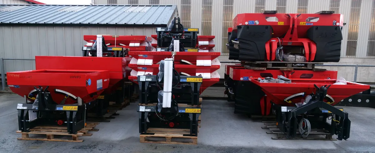 RAUCH FERTILSER SPREADERS - Image 3